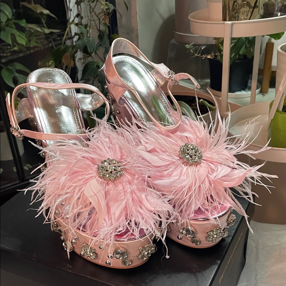Elegant Pink Feathered Women's Heels